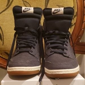 Nike women's sneaker